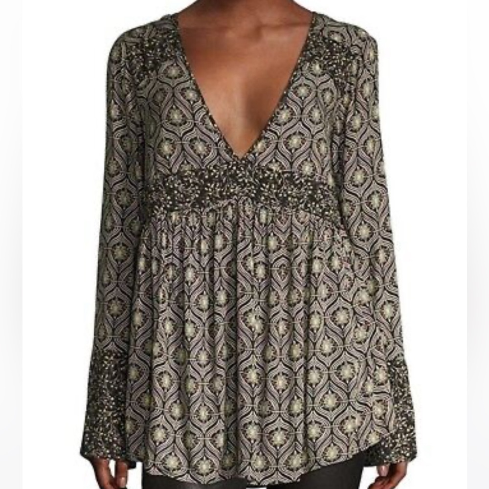 Free People Rolling Hills V neck tunic. Medium. Excellent used condition.